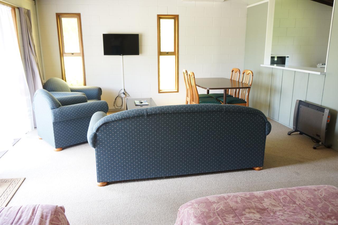 Amisfield Motel Tokoroa Bagian luar foto